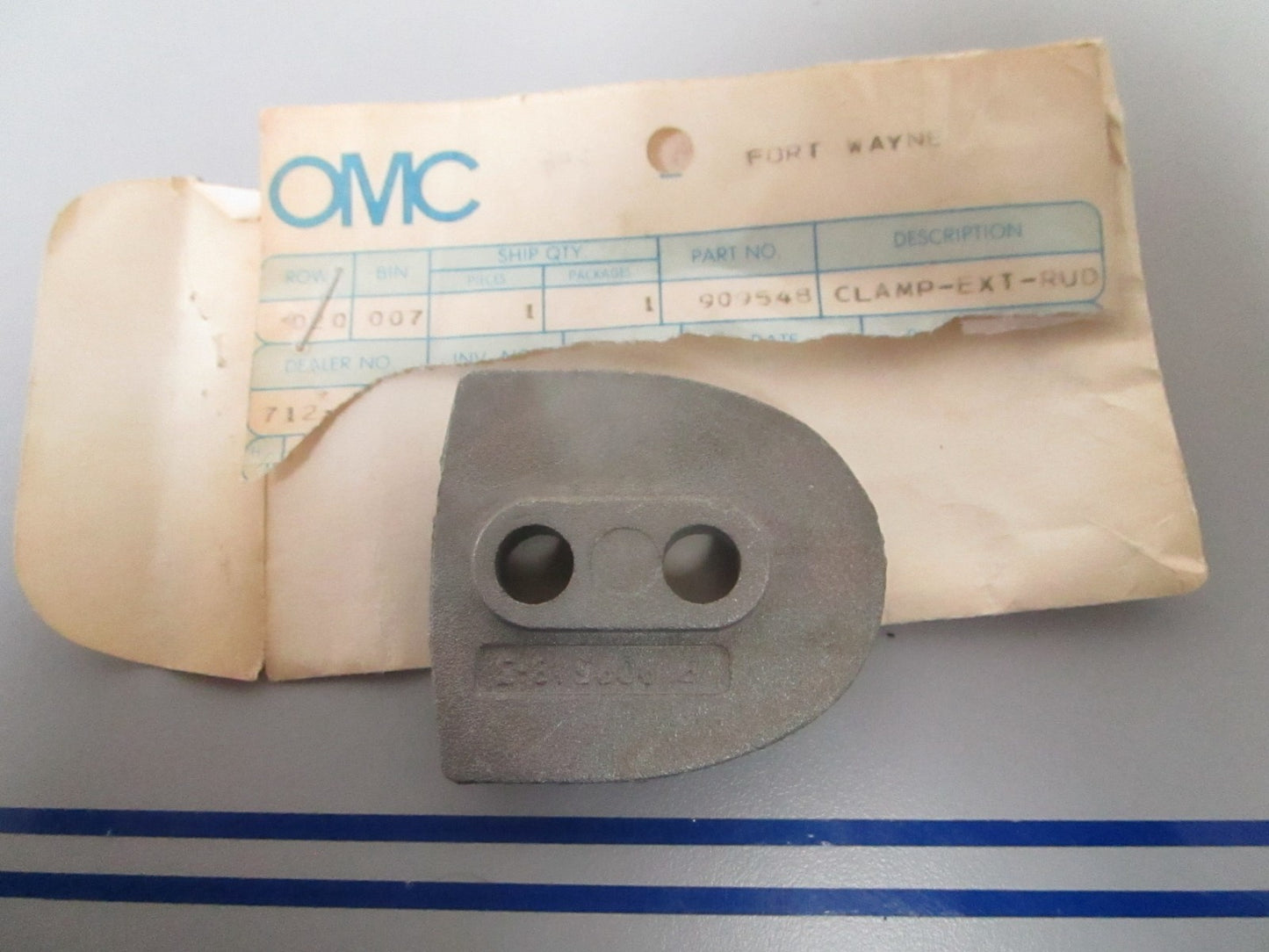 NEW OEM 909548 0909548 OMC Johnson Evinrude Rudder Clamp 0810