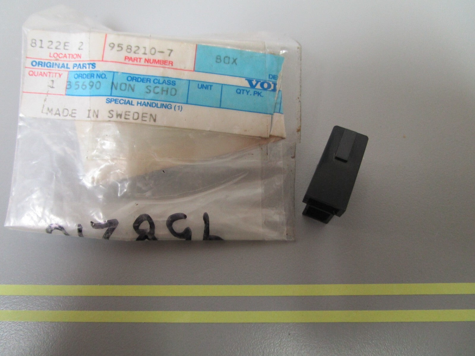 *NEW OEM* 0810 Volvo Penta Housing 958210