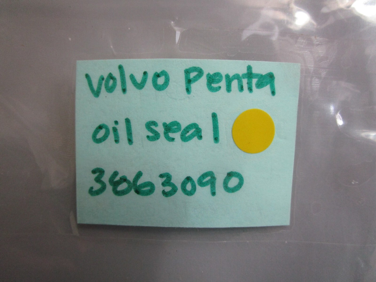 *NEW OEM* 0820 Volvo Penta Oil Seal 3863090