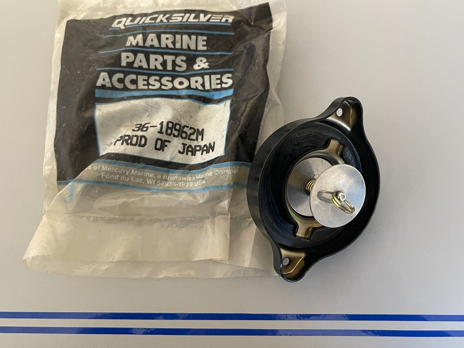 *NEW OEM* 0810 Mercury Quicksilver Fuel Cap 18962M