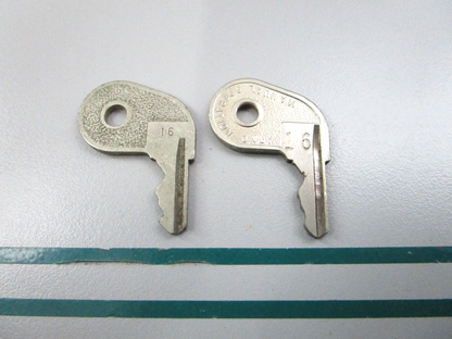 NEW OEM (LOT OF 2) 501781 0501781 OMC Johnson Evinrude 73-16 Ignition Key 0810