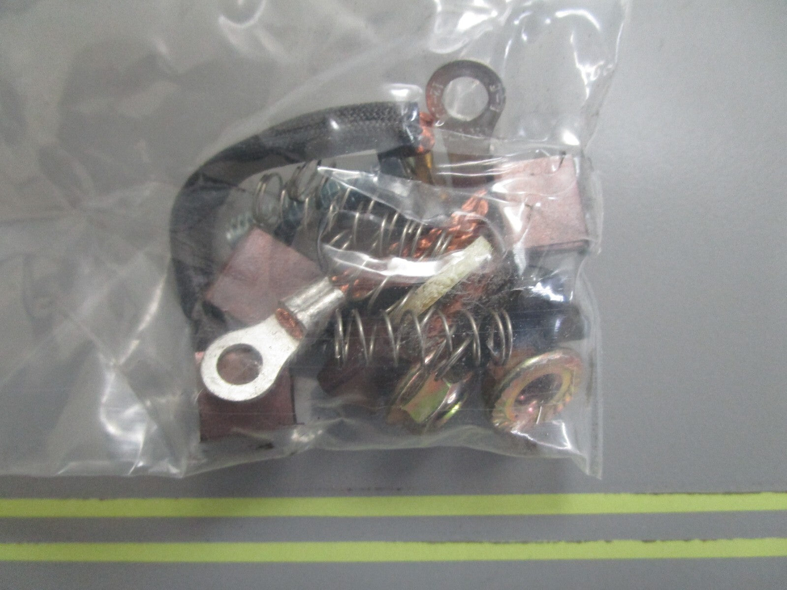 *NEW OEM* 0820 Mercury Quicksilver Brush Kit 898265016