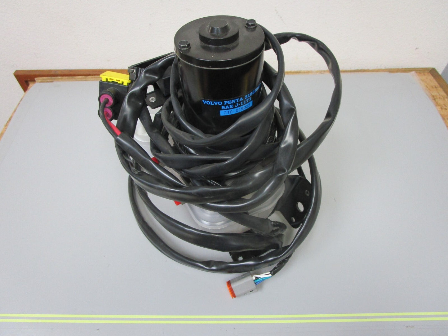 *NEW OEM* 0720 Volvo Penta Trim Pump Assembly 21831047 *1 YEAR WARRANTY*