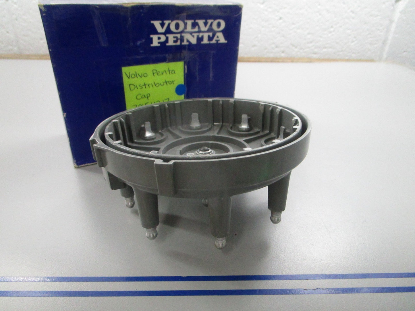 NEW OEM 3854217 Volvo Penta Distributor Cap 0810