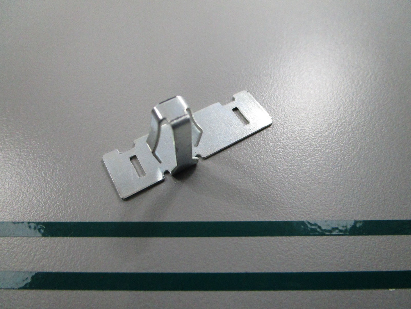 NEW OEM W10129065 Whirlpool Dryer Clip 0810