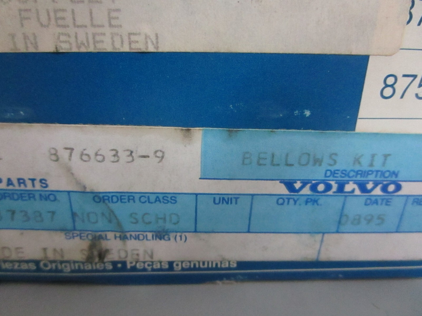 *NEW OEM* 0810 Volvo Penta Bellows Kit 876633