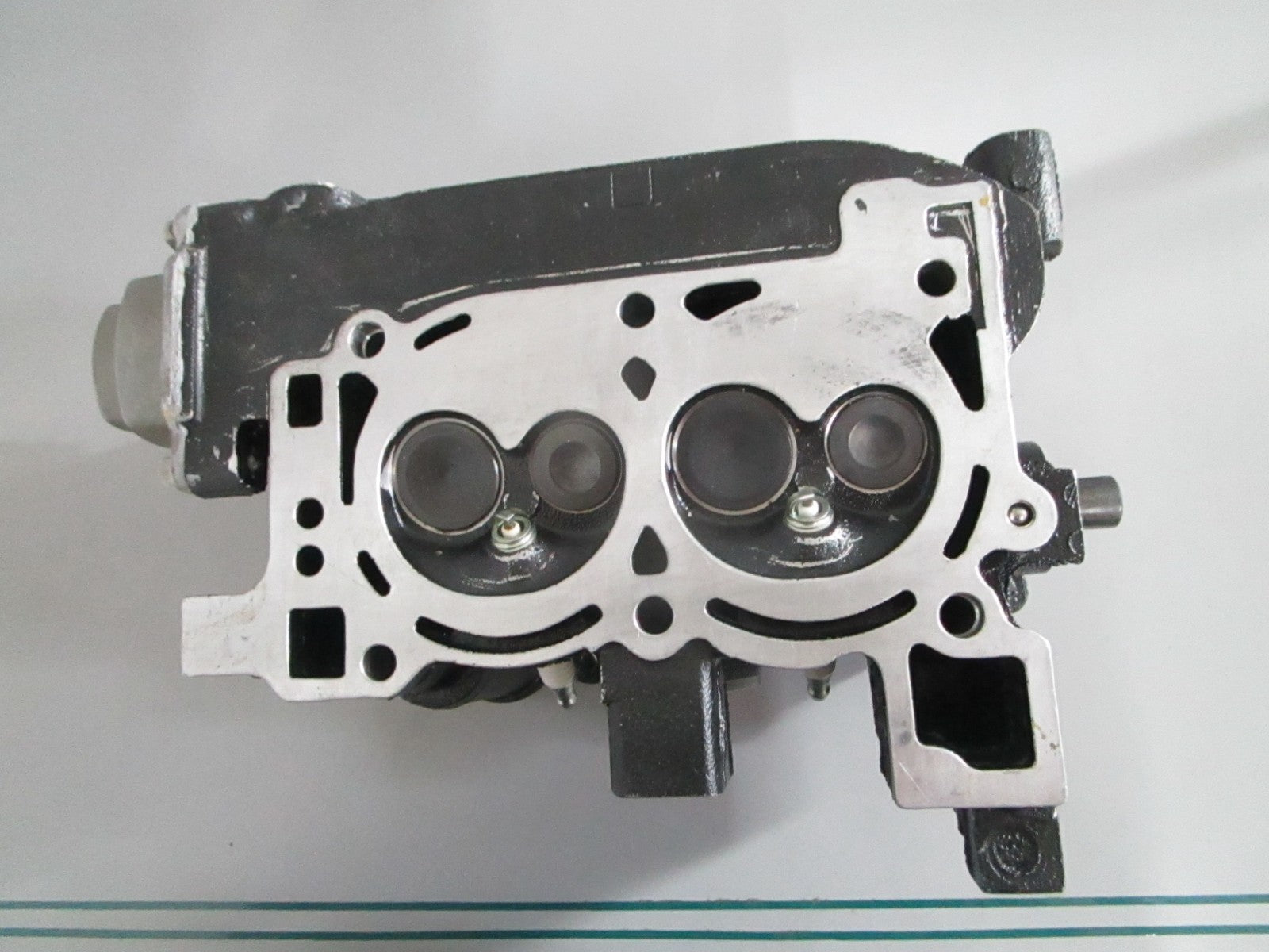 NEW OEM 437992 0437992 OMC Johnson Evinrude 9.9-15HP Cylinder Head Case 0820