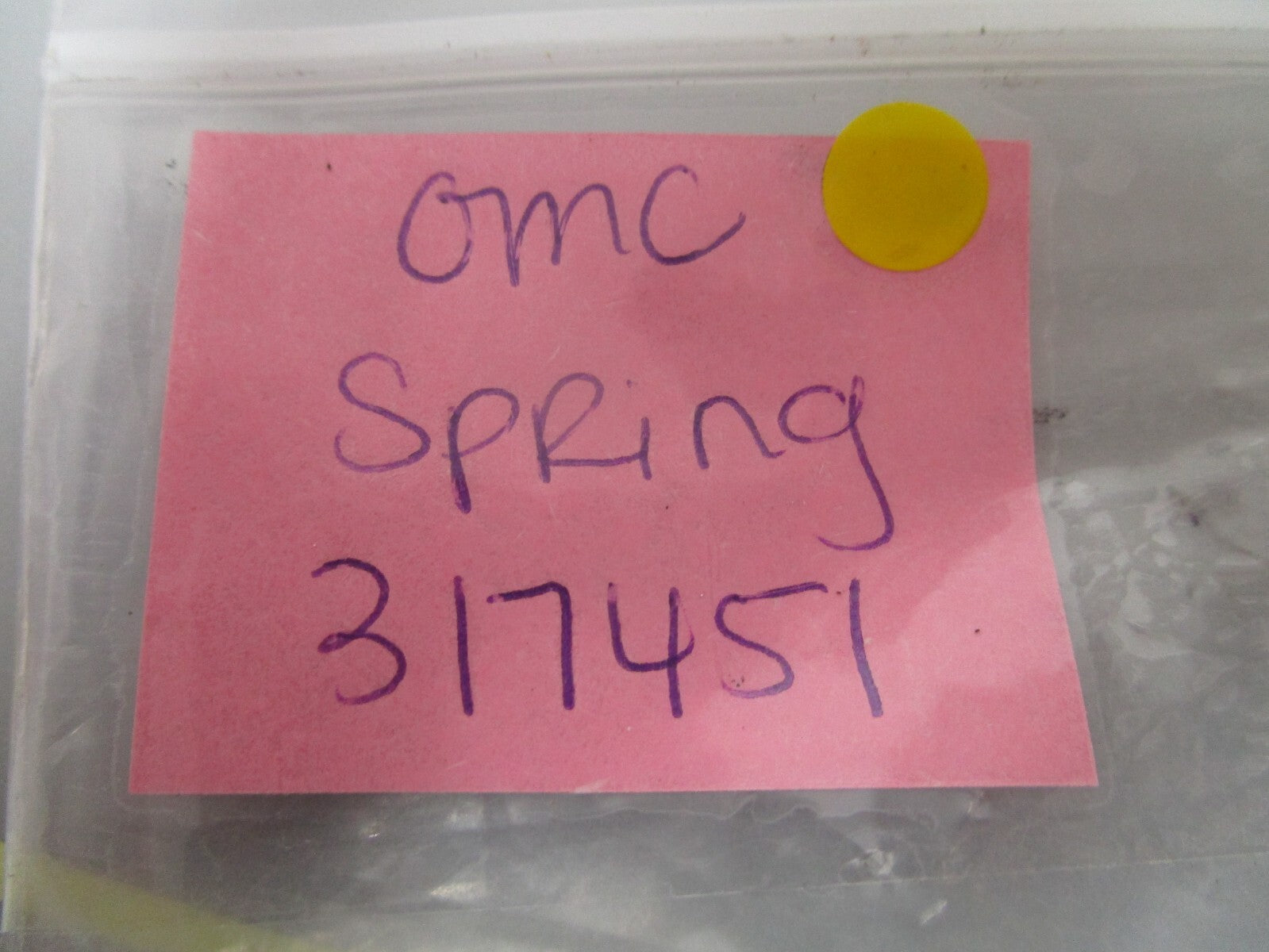 *NEW OEM* (LOT OF 2) 0810 OMC Johnson Evinrude Spring 317451 0317451