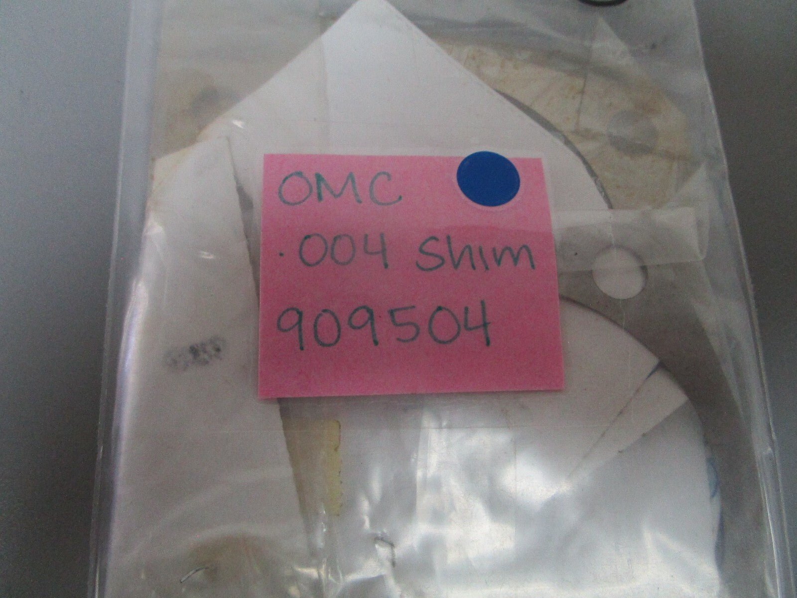 *NEW OEM* 0810 OMC Johnson Evinrude .004 Shim 909504 0909504
