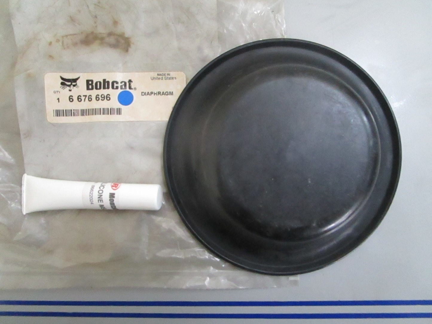 *NEW OEM* 0820 Bobcat Diaphragm 6676696