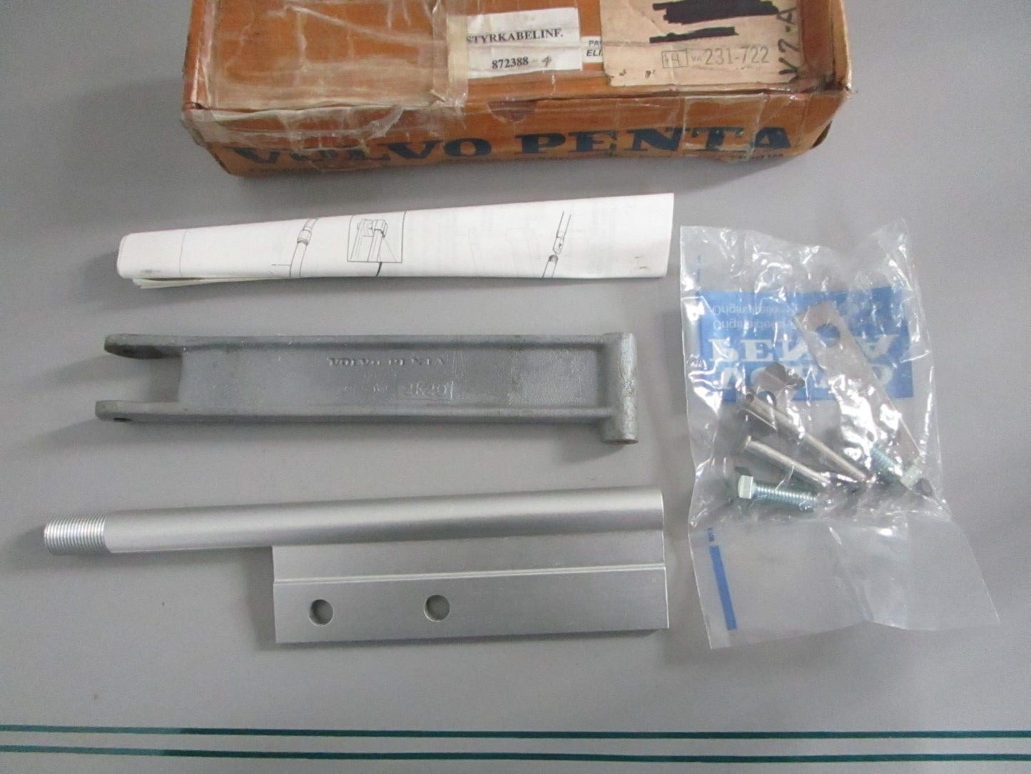 NEW OEM 872388 Volvo Penta Steering Attachment Kit 0820