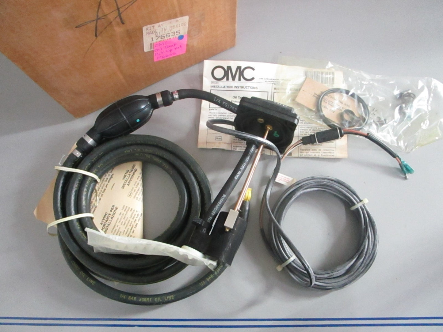 NEW OEM 176635 0176635 OMC Johnson Evinrude Oil Tank Pick Up Kit 0820