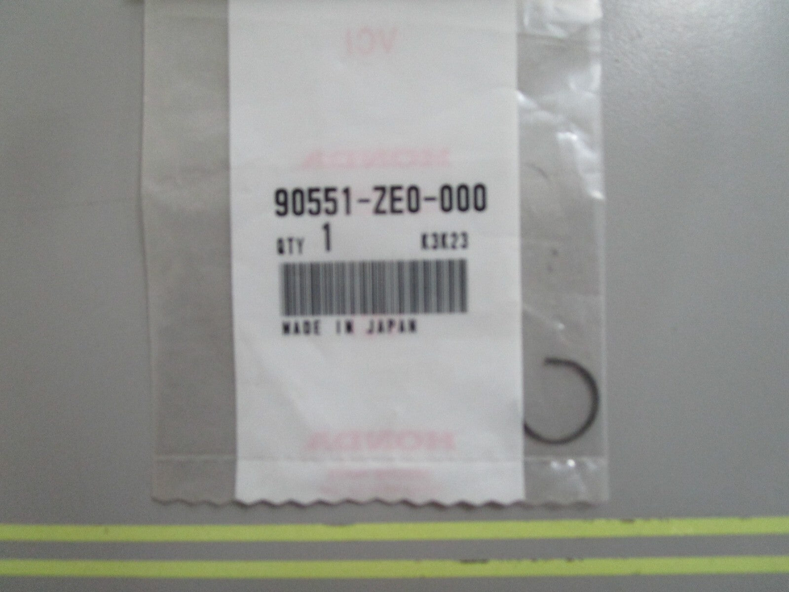*NEW OEM* 0810 Honda Clip 90551-ZE0-000