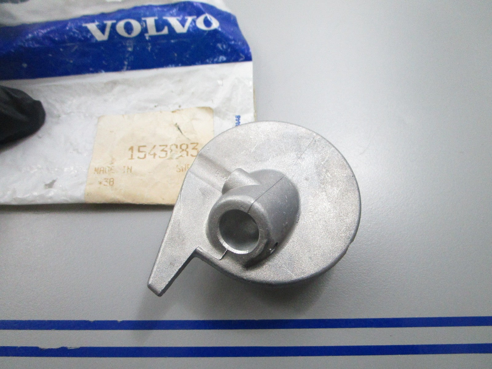 *NEW OEM* 0810 Volvo Penta Retainer 1543883