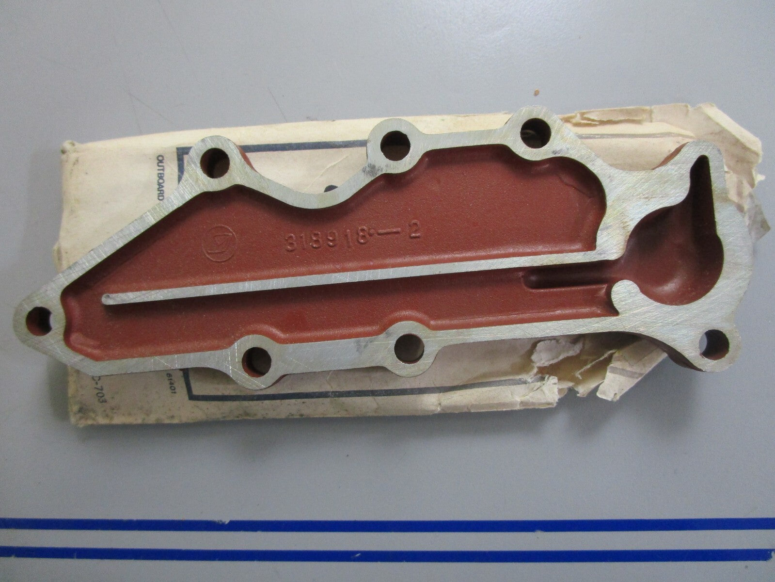 *NEW OEM* 0820 OMC Johnson Evinrude Cylinder Head Water Cover 318918 0318918