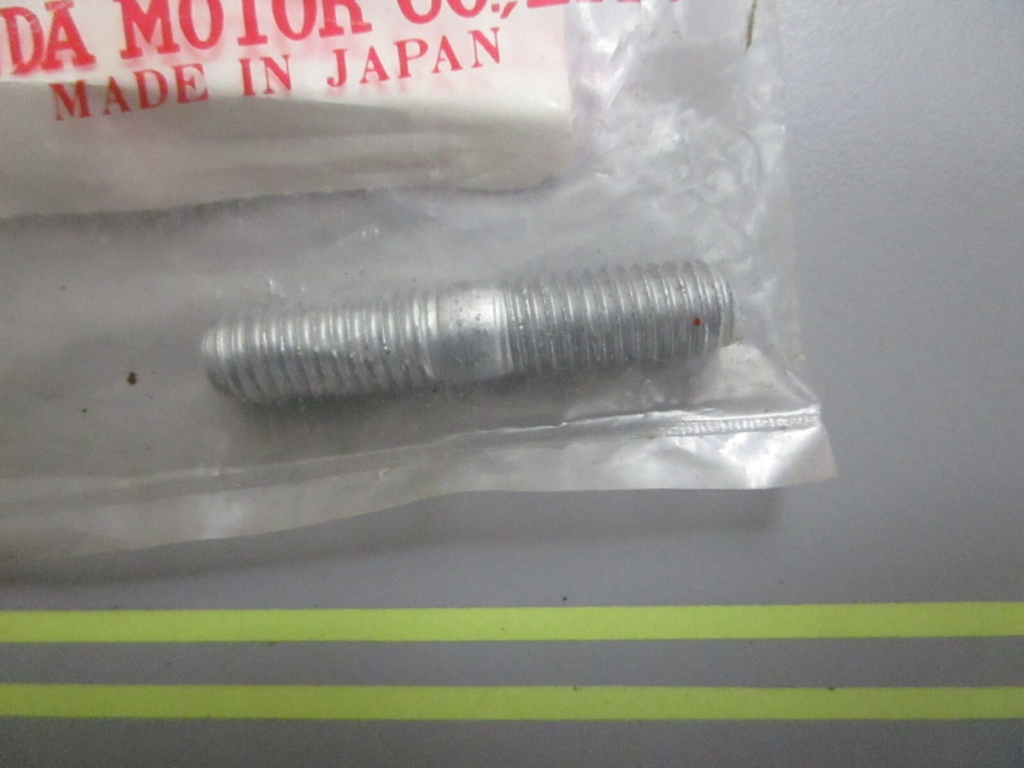 *NEW OEM* 0810 Honda Stud 90005-HA0-003