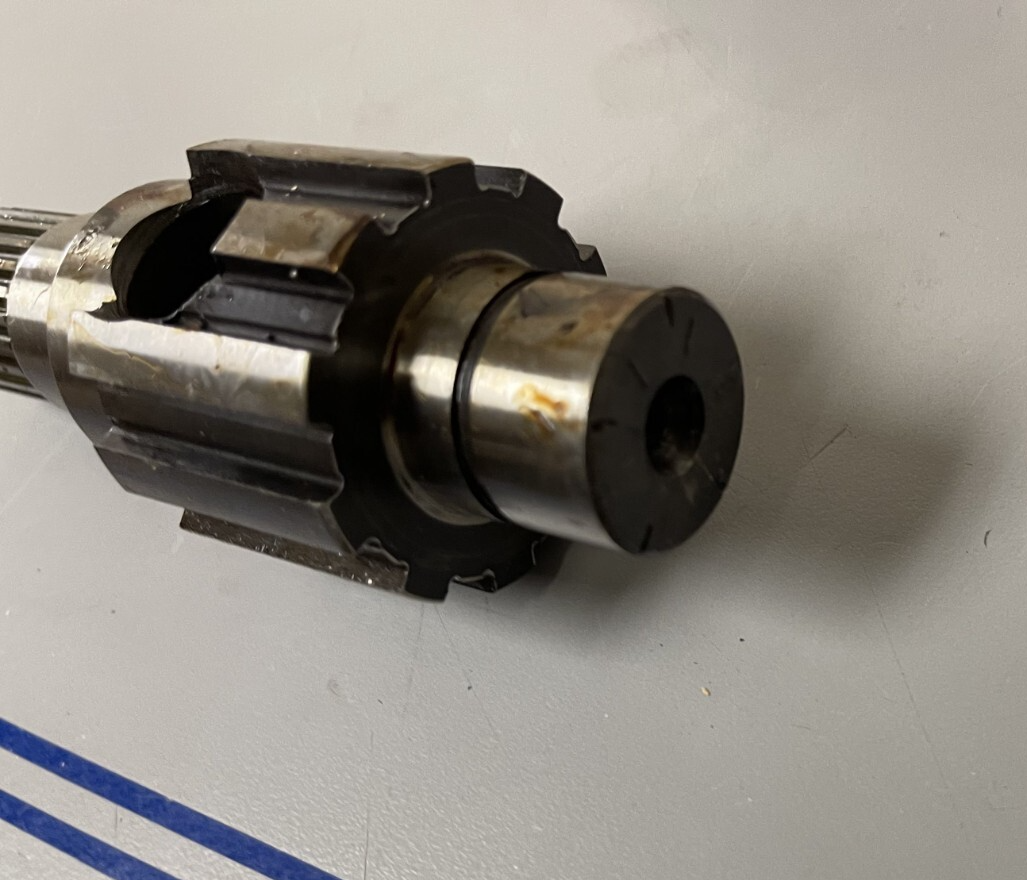 *NEW OEM* 0670 Johnson Evinrude Tilt Clutch Shaft 983303 0983303