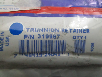 *NEW OEM* 0810 OMC Johnson Evinrude Trunnion Retainer 319967 0319967