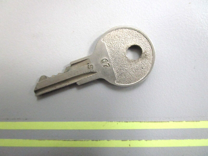 *NEW OEM* 0750 OMC Johnson Evinrude IGNITION KEY 77-67  501816 0501816