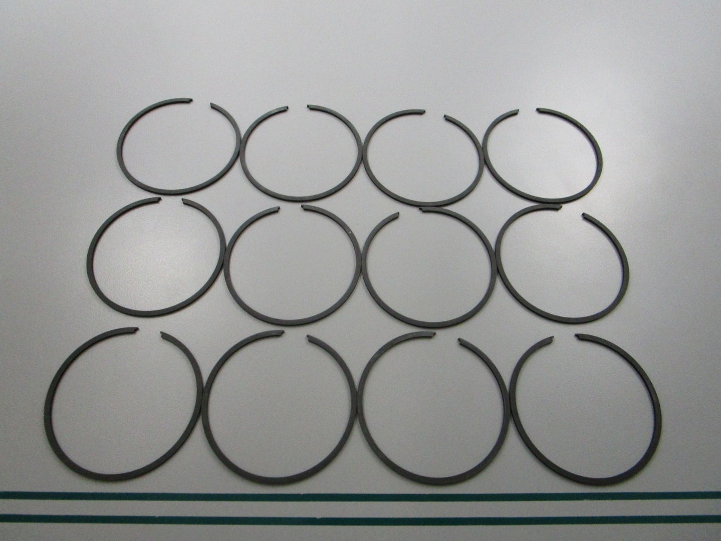 NEW OEM 39-87261A12 Mercury Quicksilver 12 Piston Ring Set 0810
