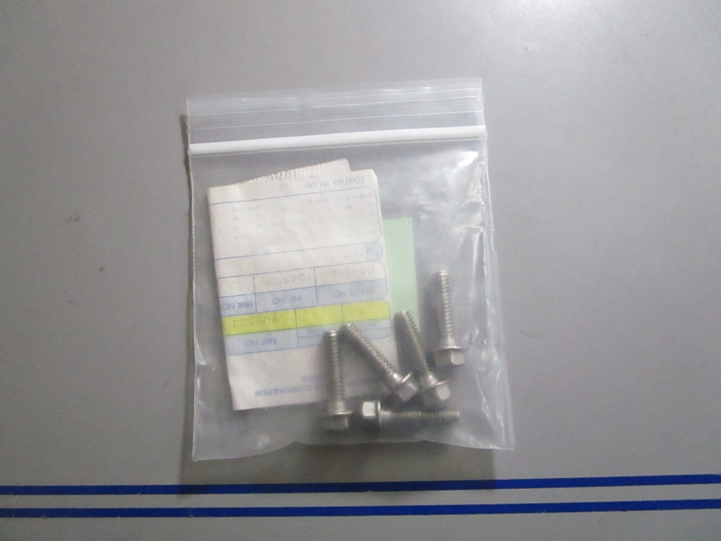 *NEW OEM* (LOT OF 5) 0810 OMC Johnson Evinrude Screw 909533 0909533