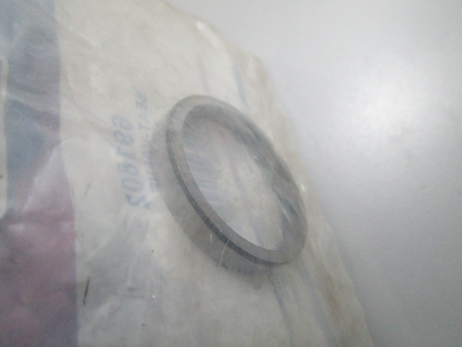 *NEW OEM* 0810 Briggs & Stratton Valve Seat 691802