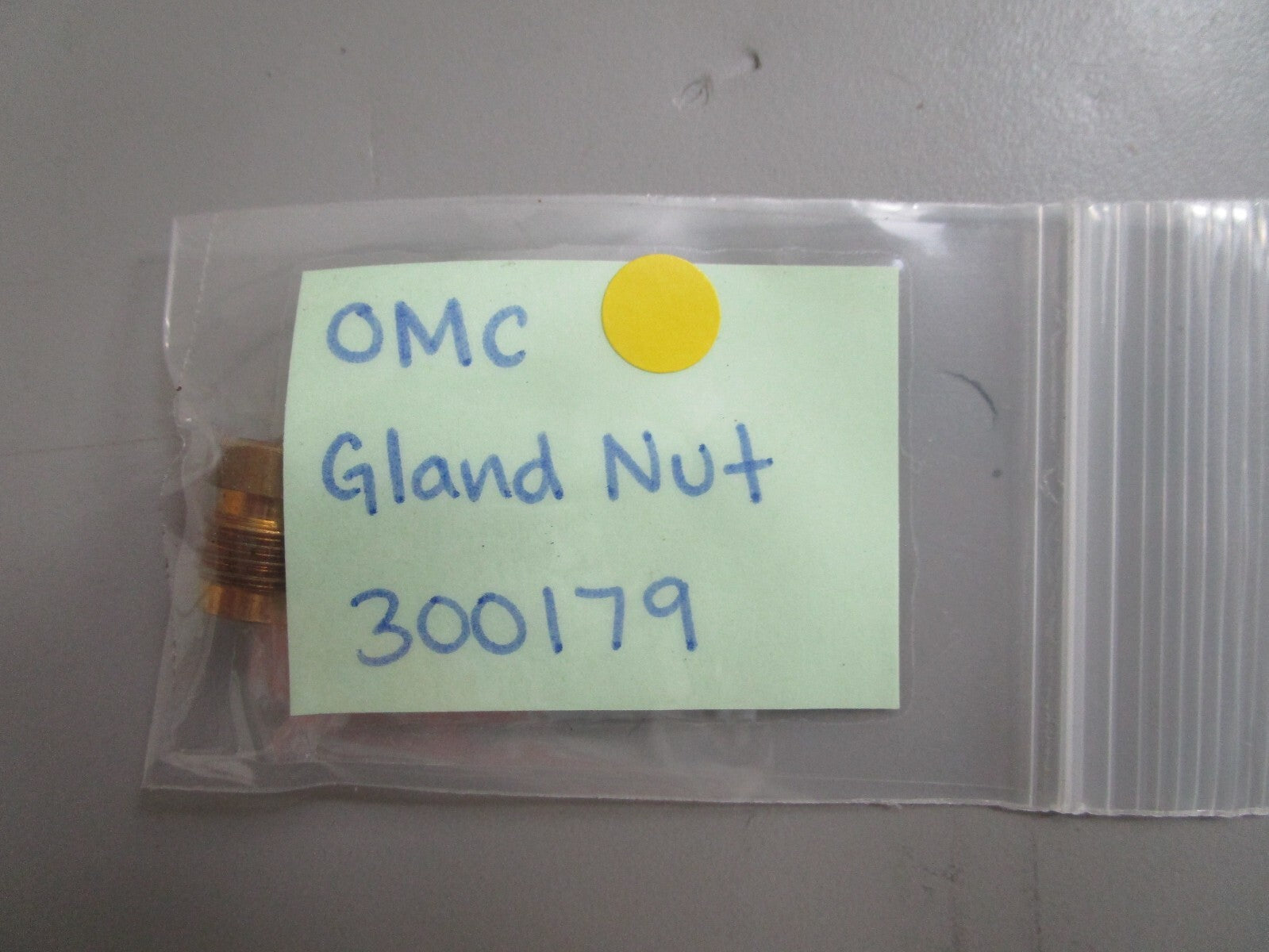 *NEW OEM* 0810 OMC Johnson Evinrude Gland Nut 300179 0300179