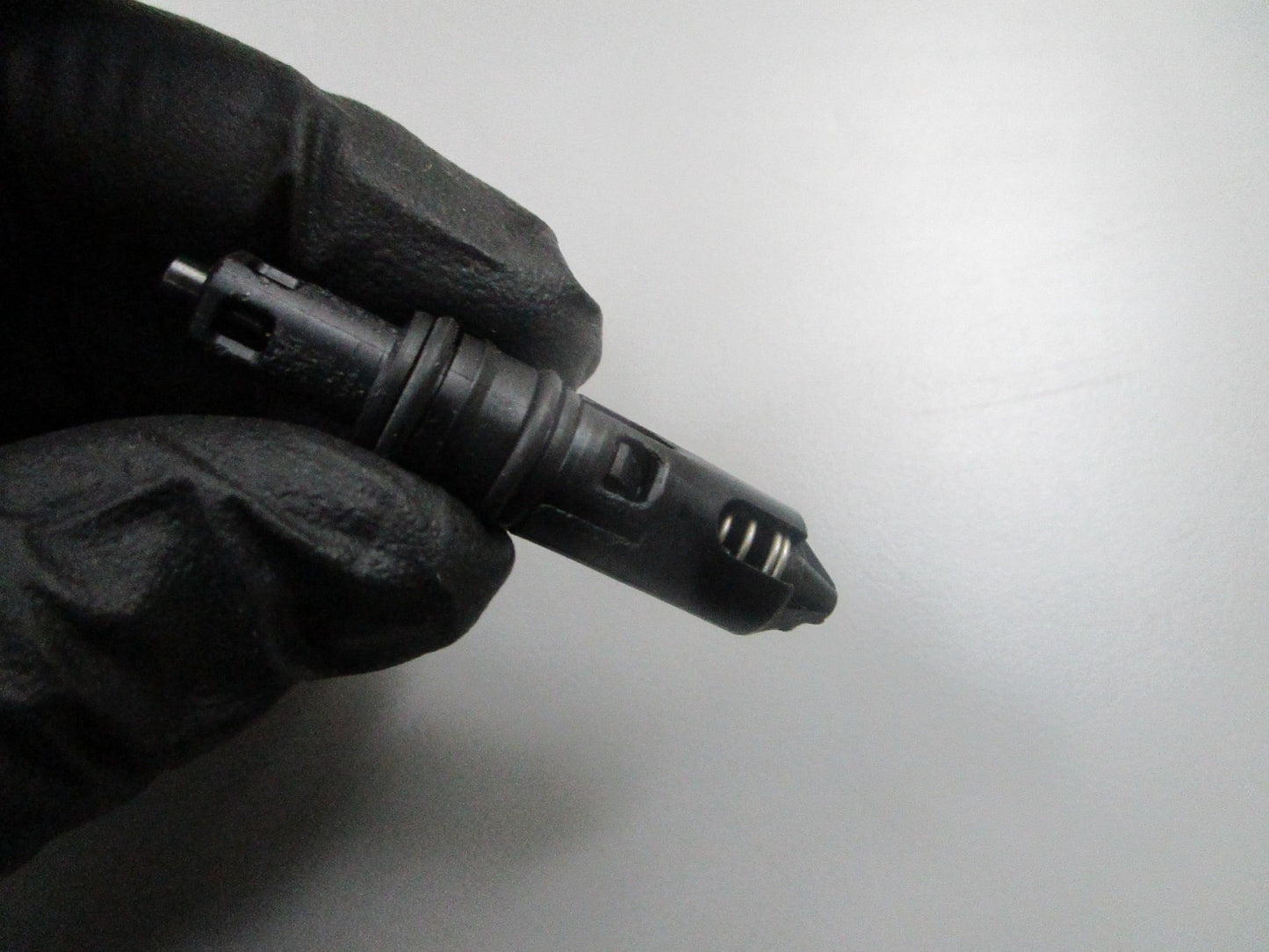 *NEW OEM* 0810 Mercury Quicksilver Valve Assembly 18920A1