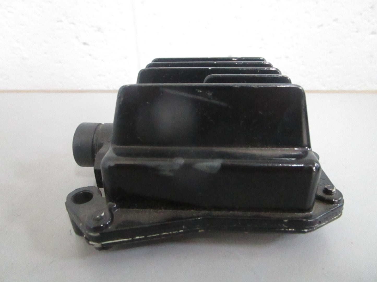 NEW OEM 1116377B Mercury Delco Remy Voltage Regulator 0820