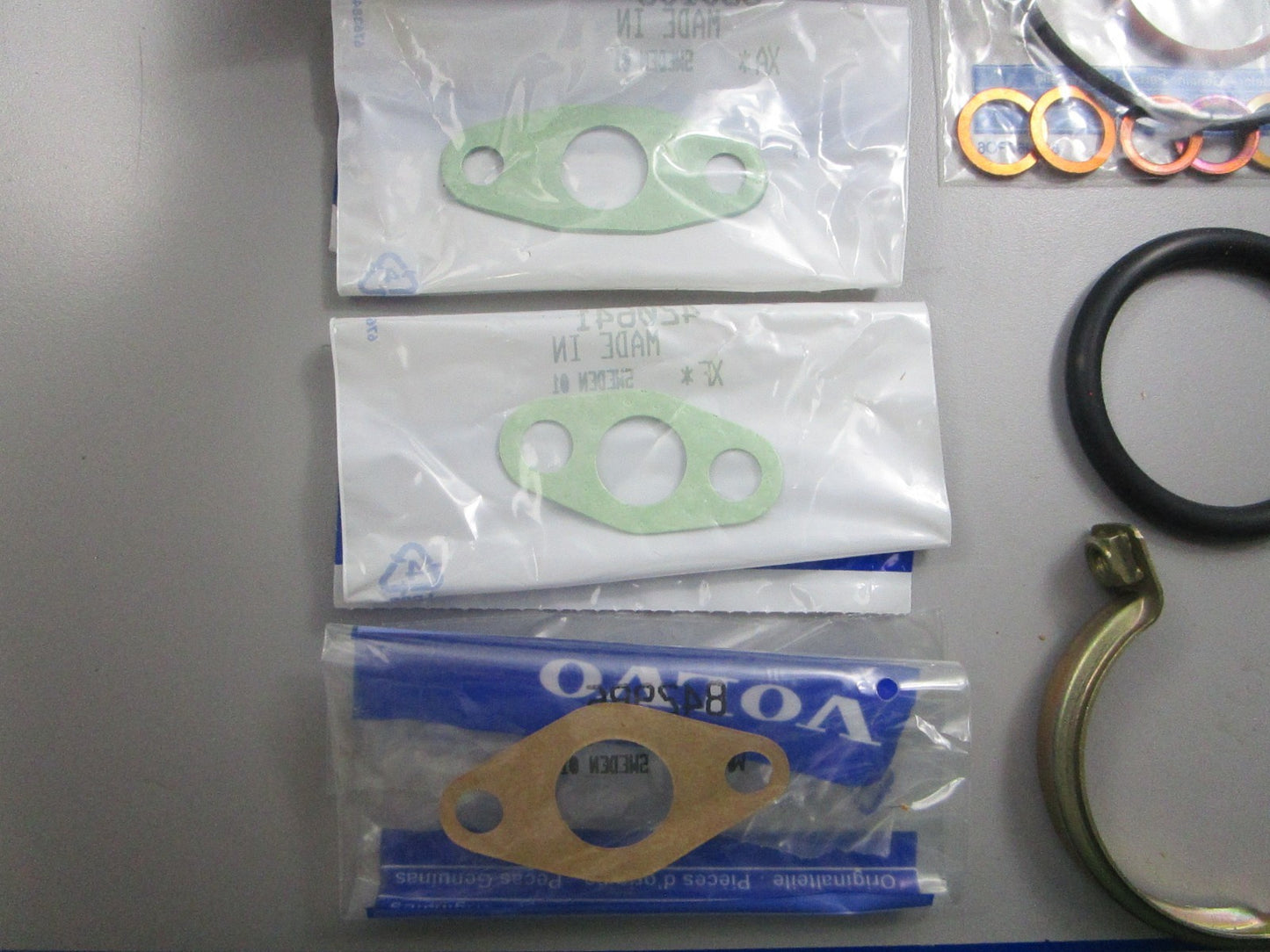 *NEW OEM* 0810 Volvo Penta Connecting Kit 876312