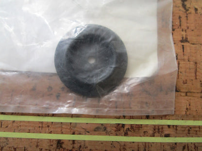 *NEW OEM* 0810 OMC Johnson Evinrude Diaphram 353596 0353596