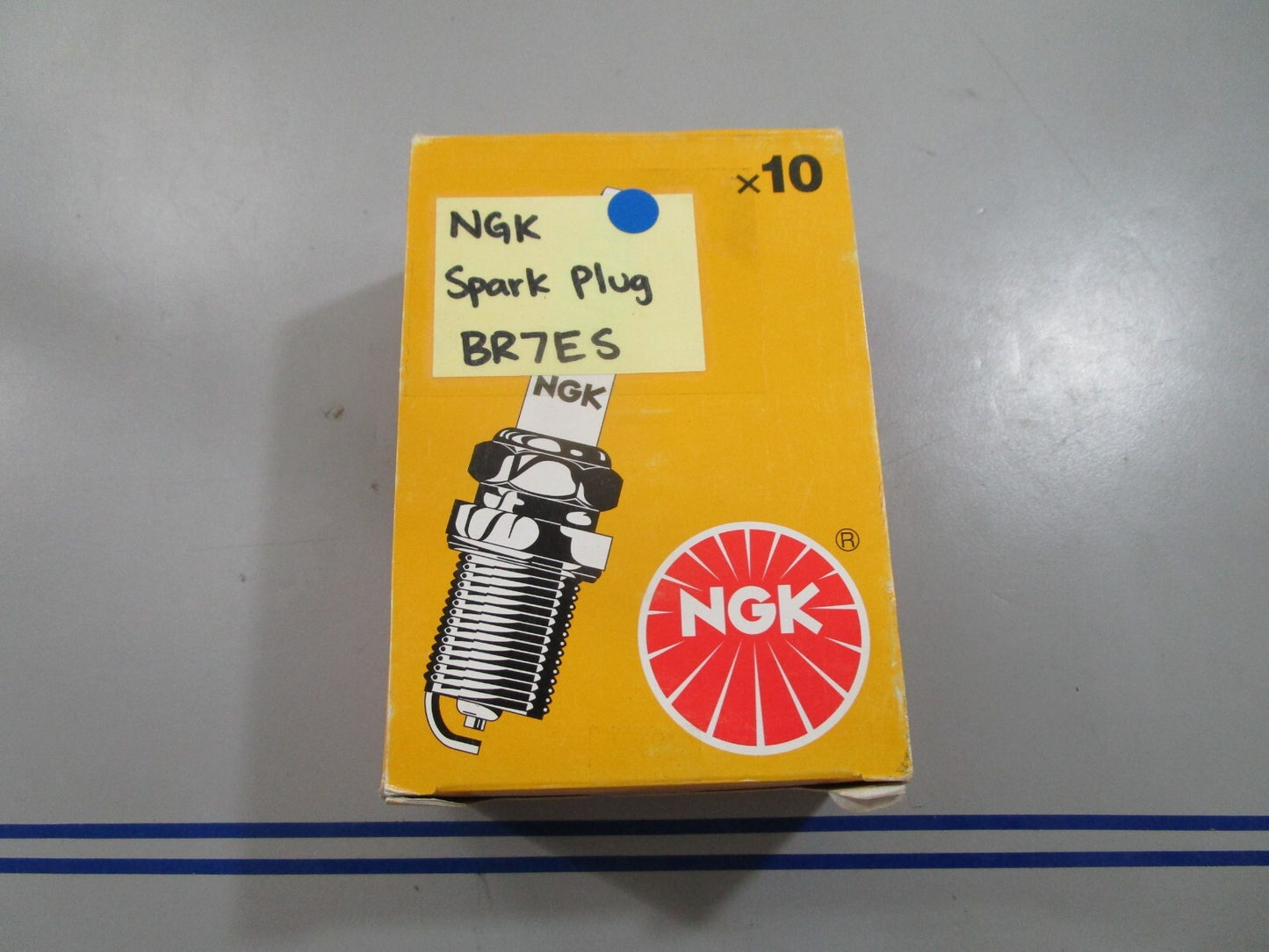 *NEW* (LOT OF 10) 0820 NGK Spark Plug BR7ES