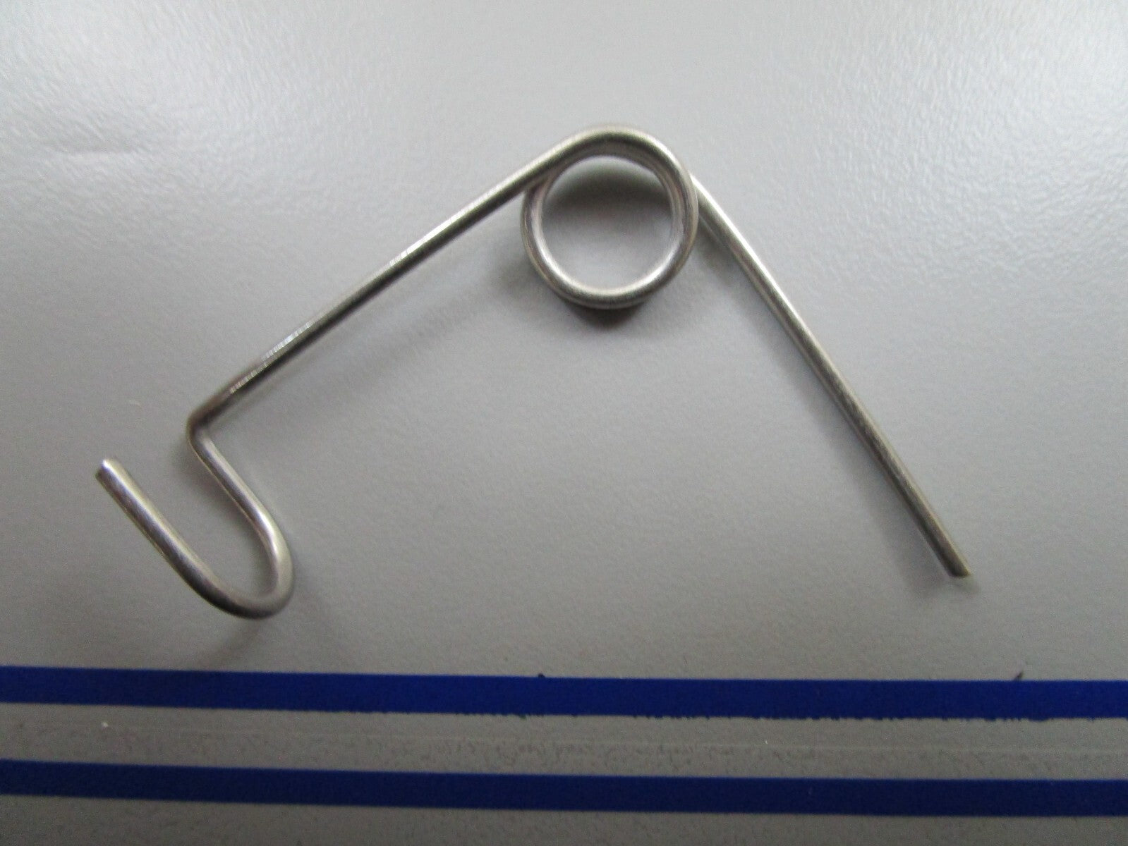 *NEW OEM* 0810 OMC Johnson Evinrude Spring 335297 0335297