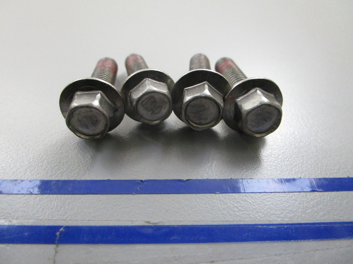 *NEW OEM* (LOT OF 4) 0810 OMC Johnson Evinrude Screw 353590 0353590