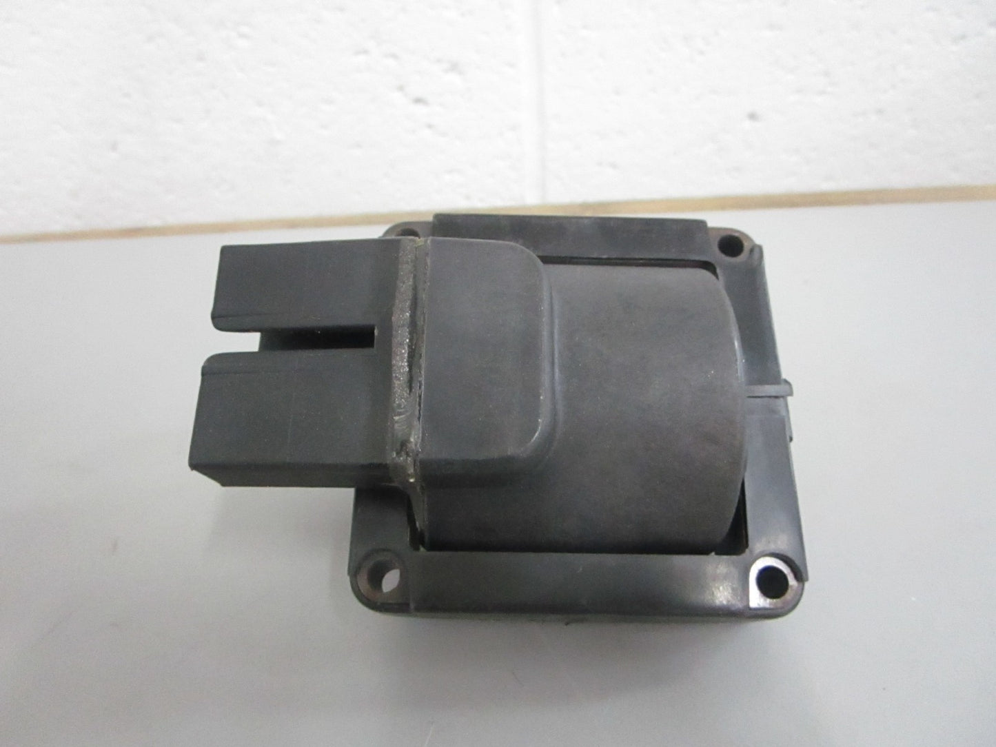 *NEW OEM* 0820 OMC Johnson Evinrude E-Coil 3854161