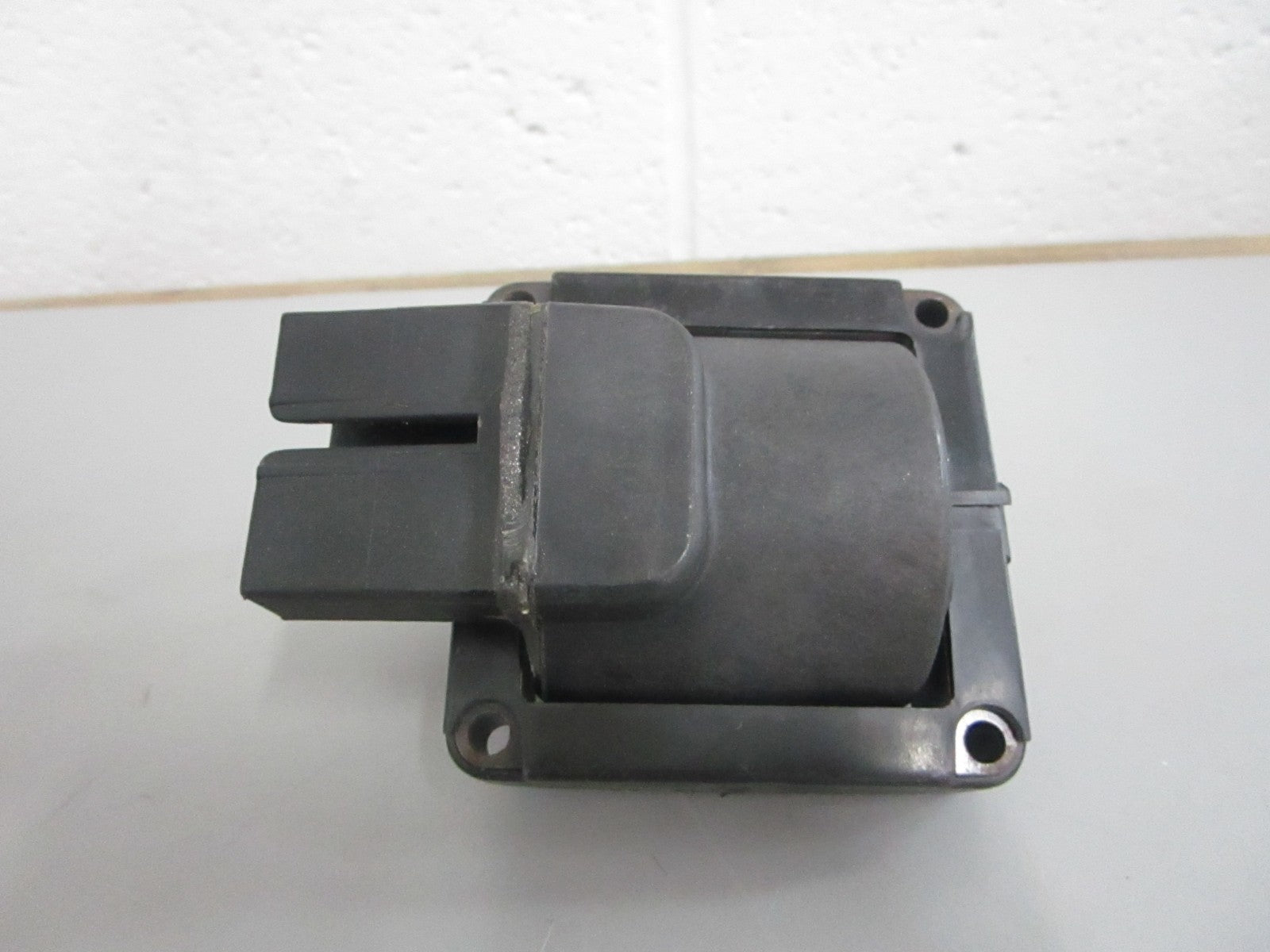 *NEW OEM* 0820 OMC Johnson Evinrude E-Coil 3854161