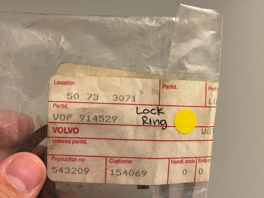 *NEW OEM* (LOT OF 4) 0750 Volvo Penta LOCK RING 914529