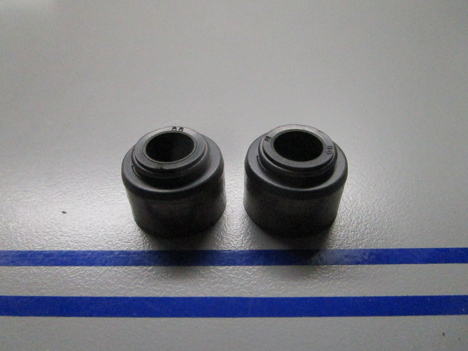 *NEW OEM* (LOT OF 2) 0810 Volvo Penta Seal 3855814