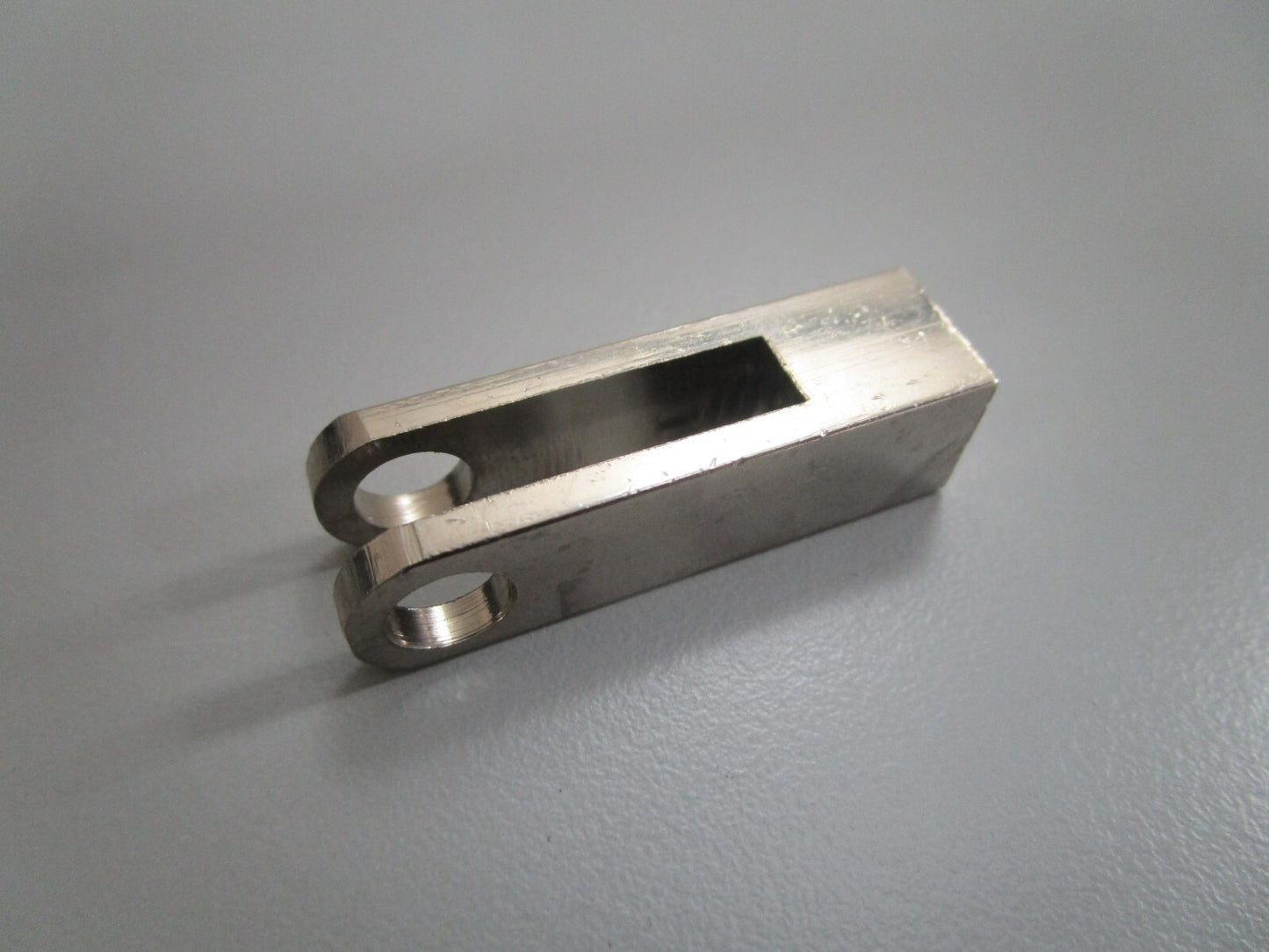 *NEW OEM* 0810 Volvo Penta Fork 3852328