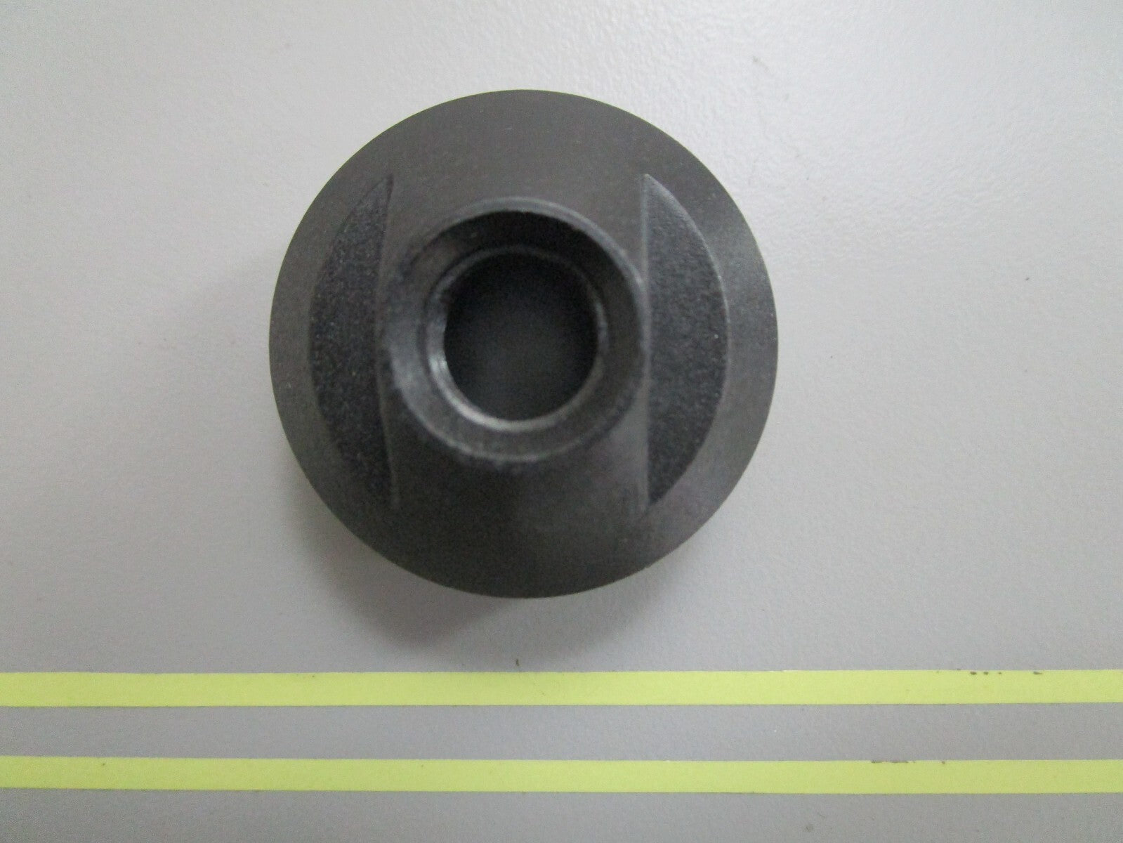 *NEW OEM* 0810 Volvo Penta Cover 3852958