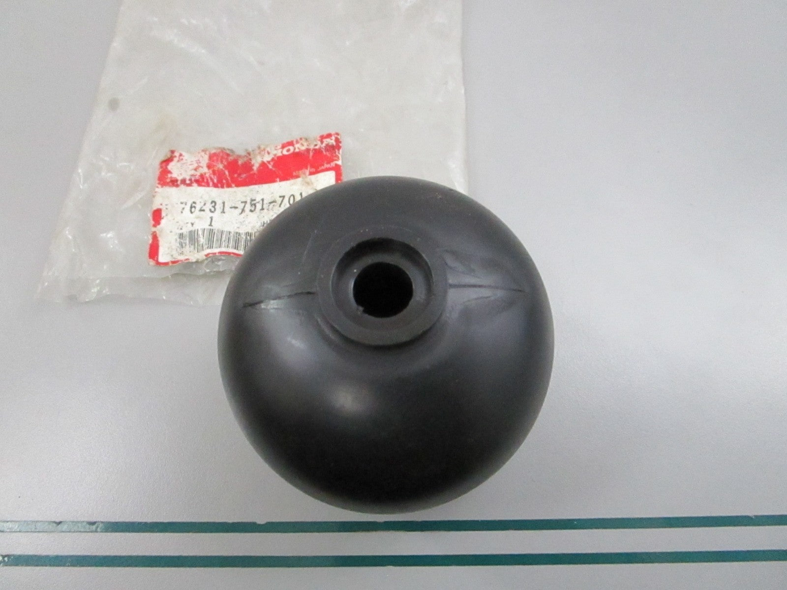 NEW OEM 76231-751-301 Honda Anti-Scalp Roller 0810