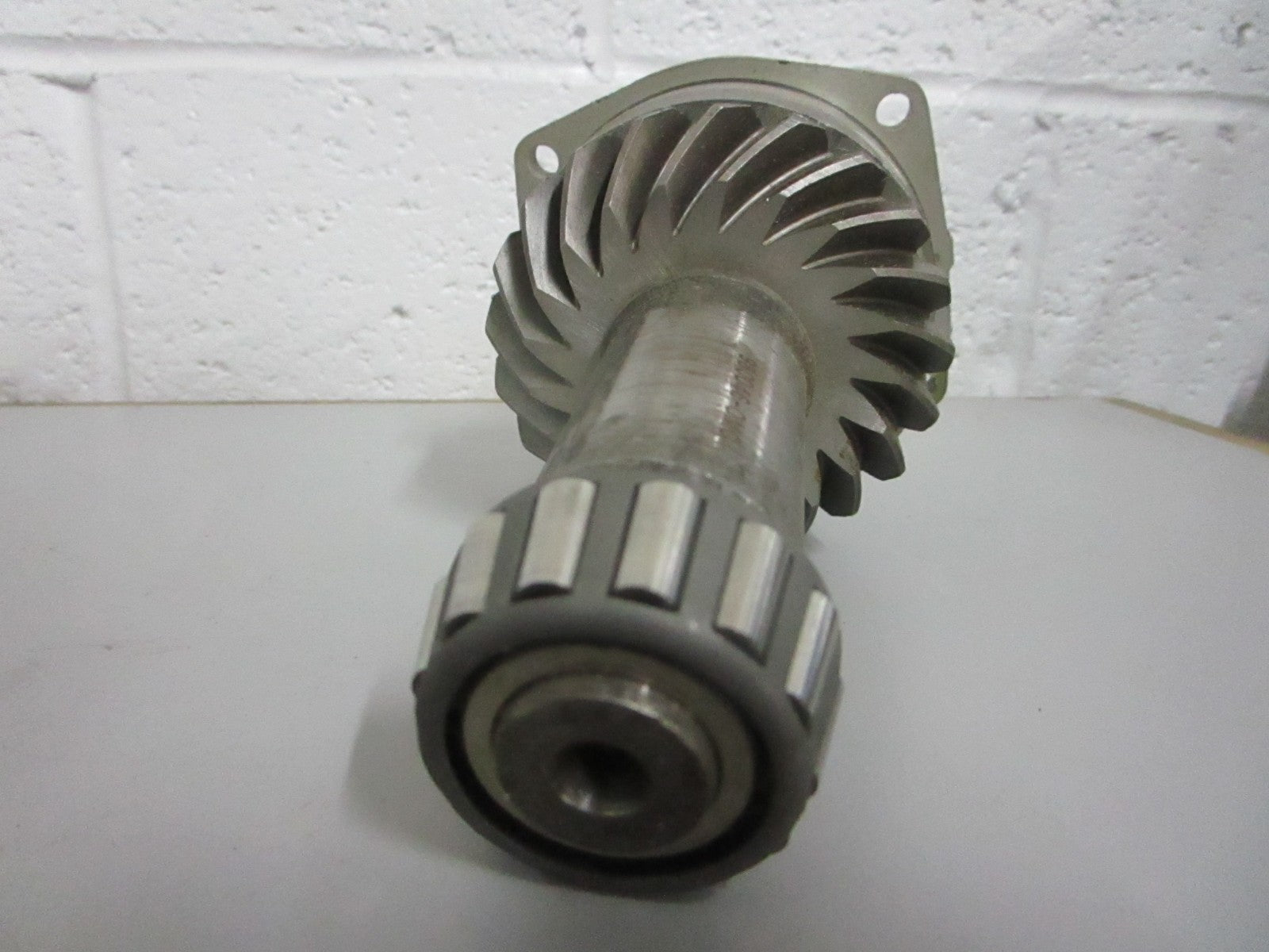 NEW OEM 980754 0980754 OMC Johnson Evinrude Ball Gear & Shaft Assy 0820