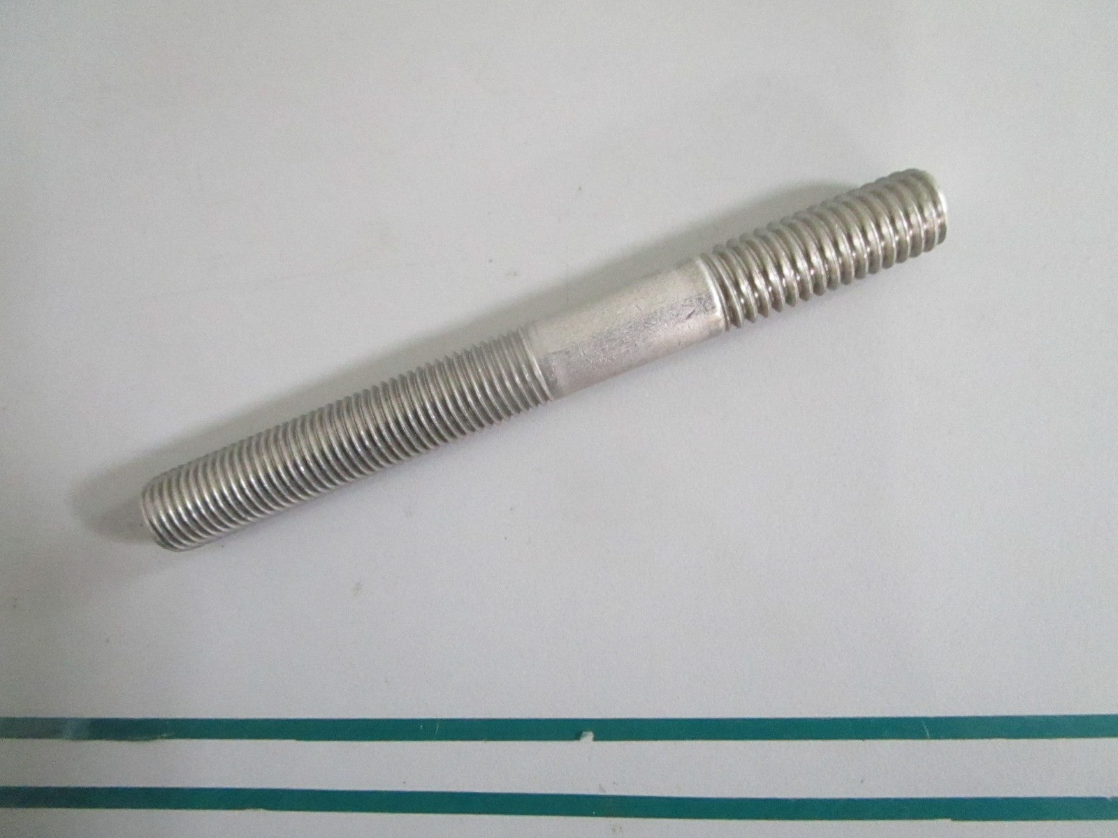 OMC NEW OEM Stud 3852546 Johnson Evinrude Marine Sterndrive NOS Genuine Part 082