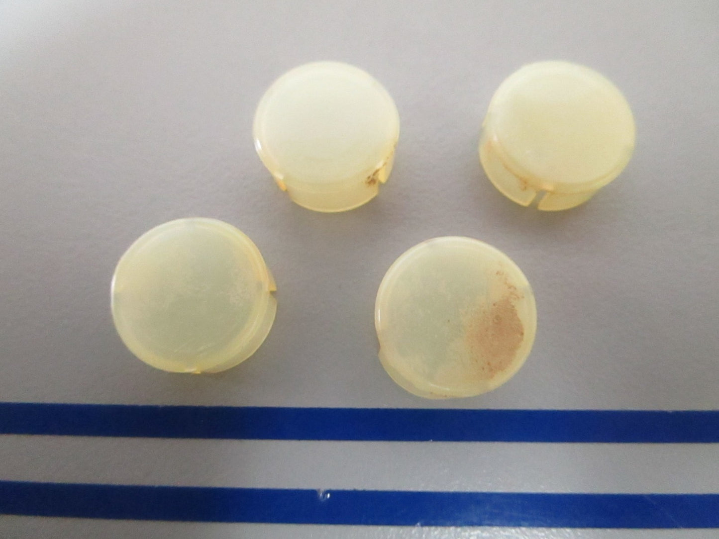 NEW OEM (LOT OF 4) 308055 0308055 OMC Johnson Evinrude Trunnion Cap 0810