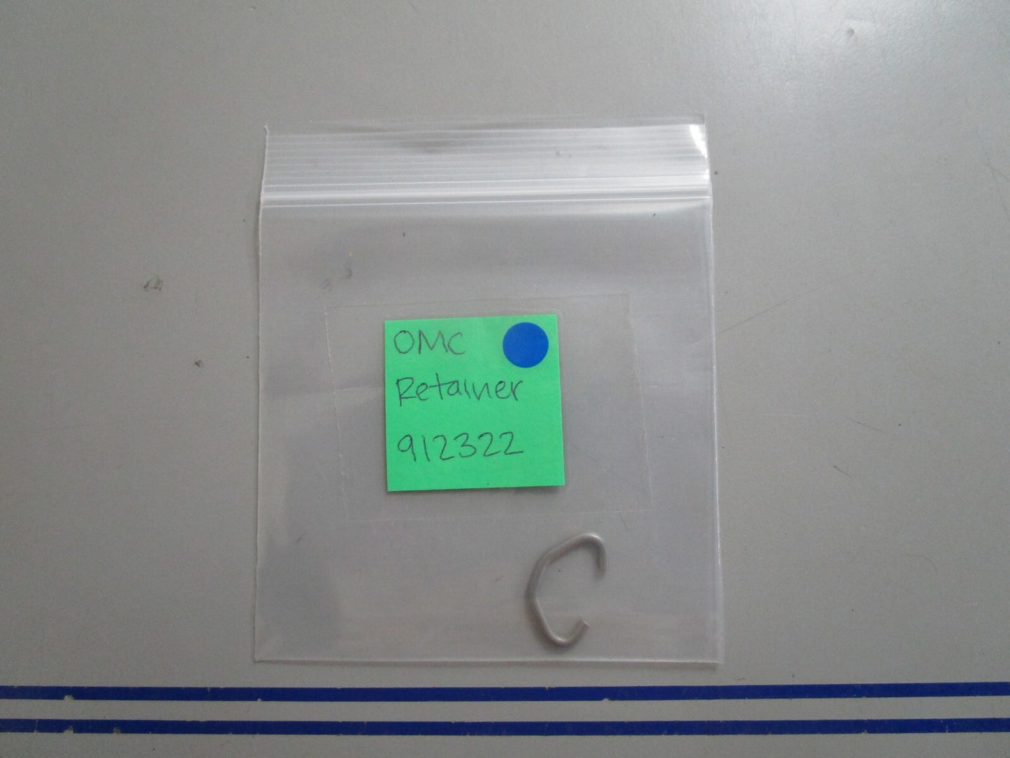 *NEW OEM* 0810 OMC Johnson Evinrude Retainer 912322 0912322