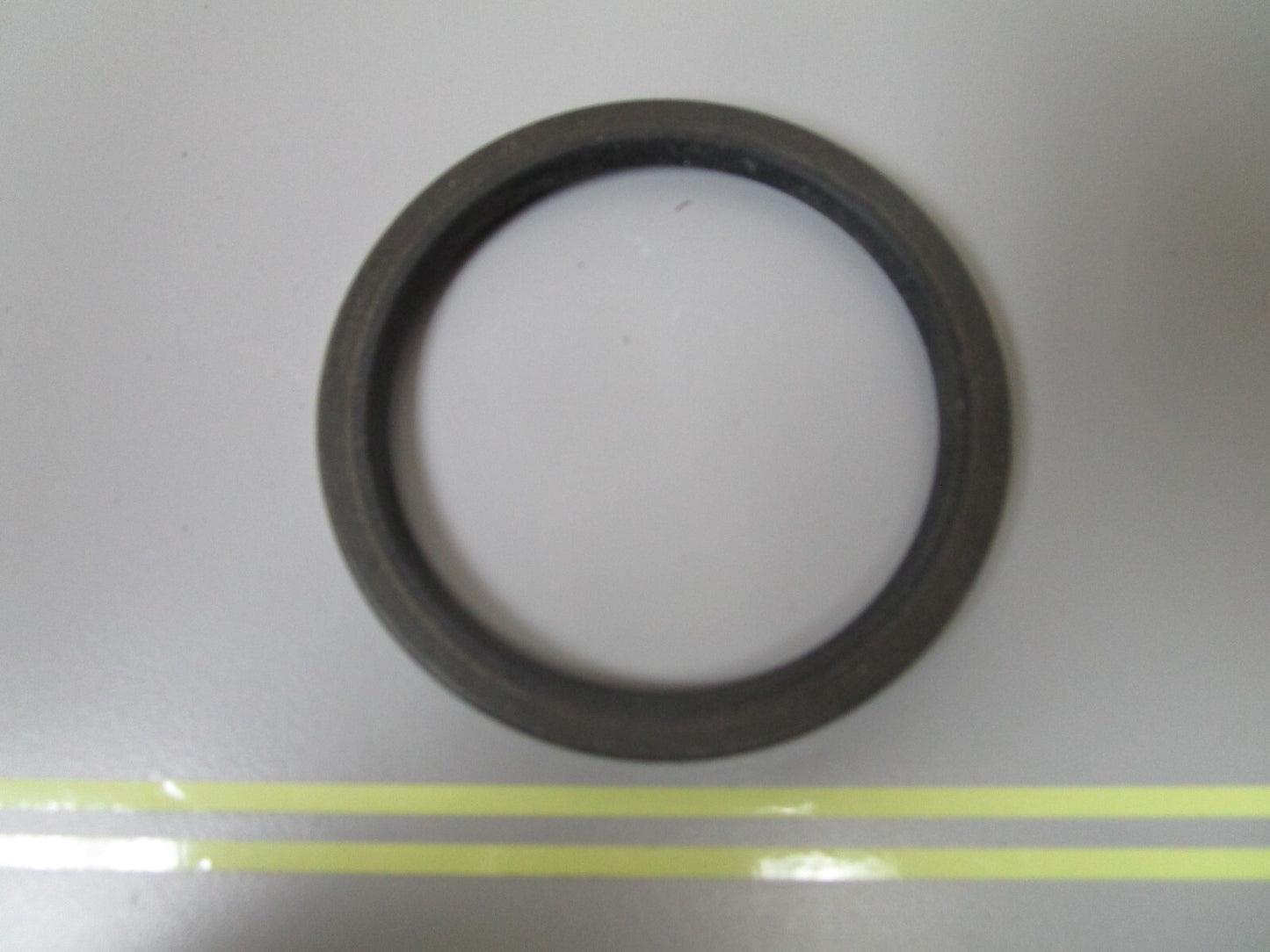 *NEW OEM* 0810 OMC Johnson Evinrude Oil Seal 310649 0310649