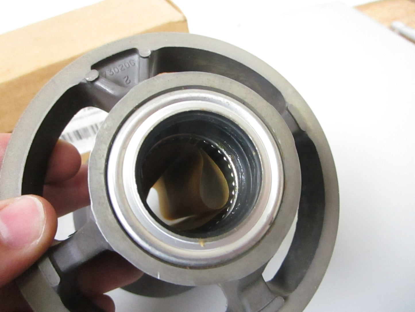 *NEW OEM* 0720 Mercury Quicksilver Bearing Carrier 73020A14