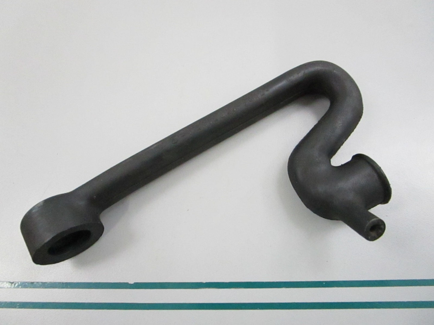 NEW OEM 1100942482 Mercedes-Benz Crankcase Breather Hose 0810