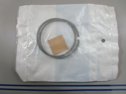*NEW OEM* 0770 OMC Johnson Evinrude Ring AY Piston 437284 0437284