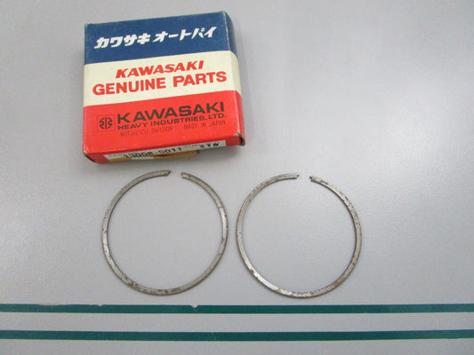 NEW OEM 13008-5011 Kawasaki 2 Piston Ring Set 0810